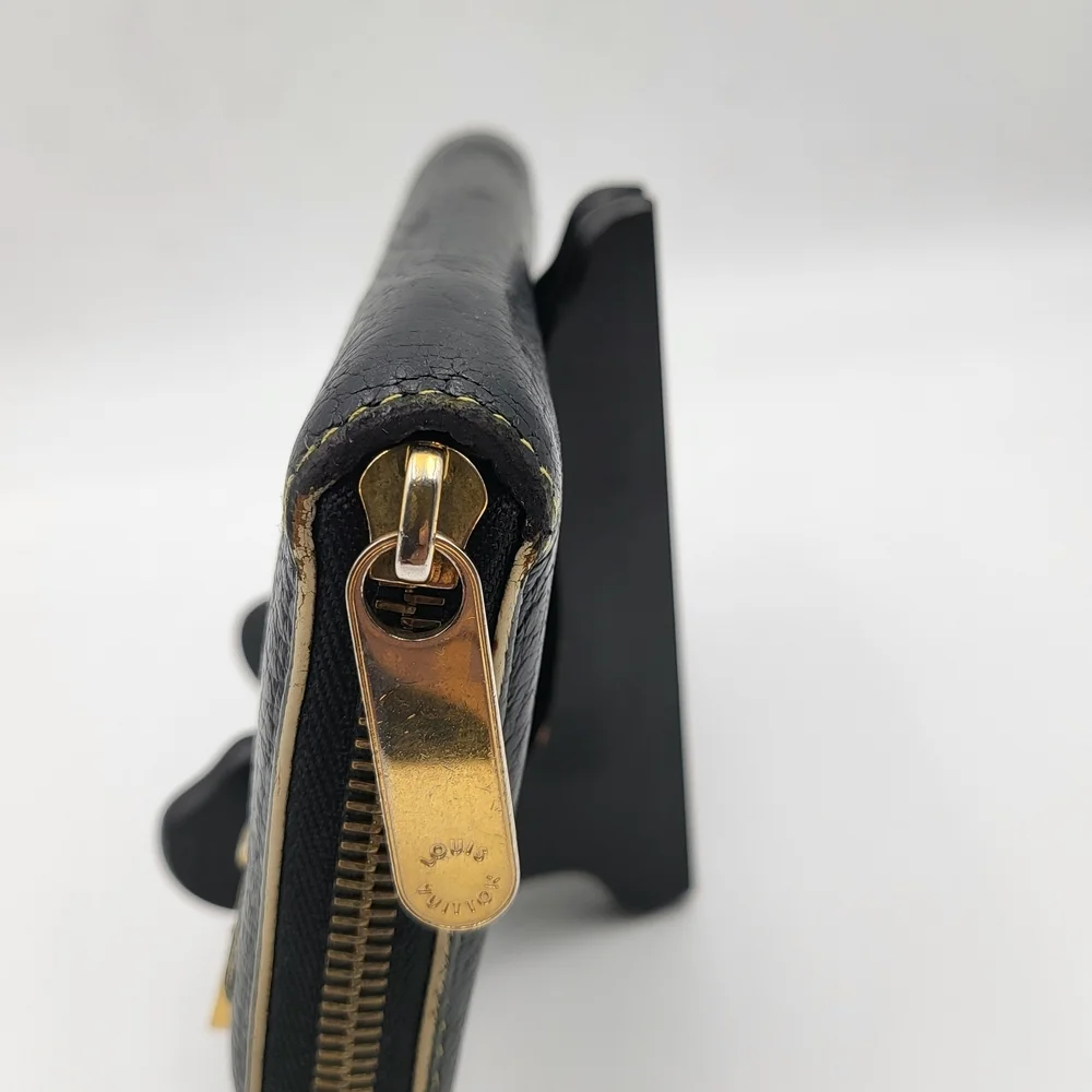 LOUis Vuitton Suhali Leather Zippy Long Wallet..Authentic..